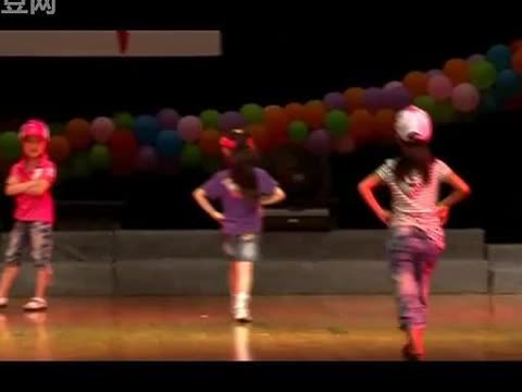 少儿怎样走模特步图片_少儿怎样走模特步_社