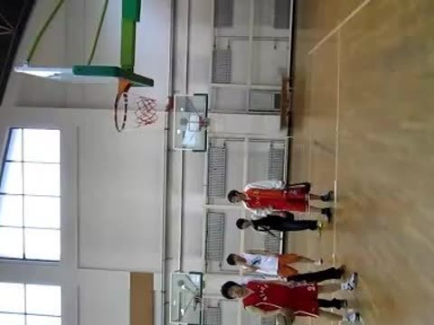 助跑单脚起跳摸高的技巧