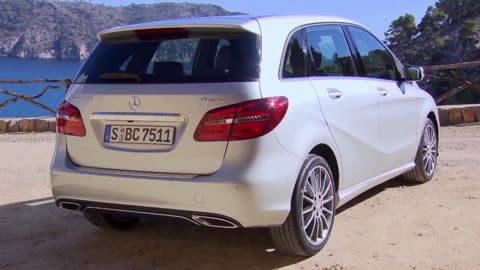 汽车汇奔驰b220cdi4matic极地银色外观设计